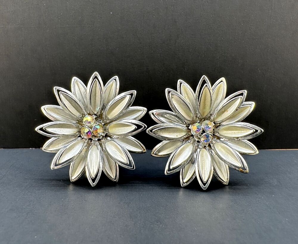 Vintage Rhinestone Flower Earrings Clip On Silver Tone Metallic Enamel Daisy AB